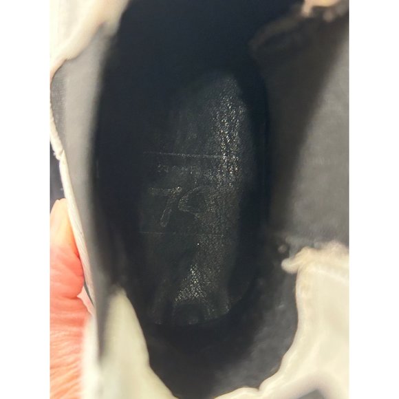 Dirty Laundry Maps Chelsea Boot‎ White Faux Leather Size 7.5 Ankle - Picture 9 of 9